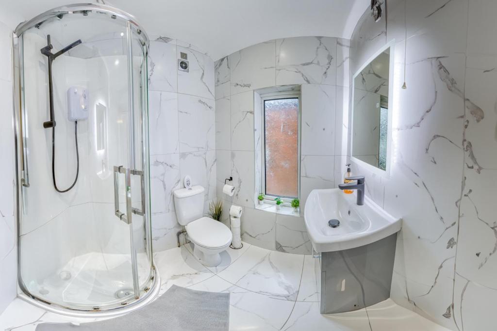 בלפסט Charming City Home, Beside The Serene Ormeau Park מראה חיצוני תמונה