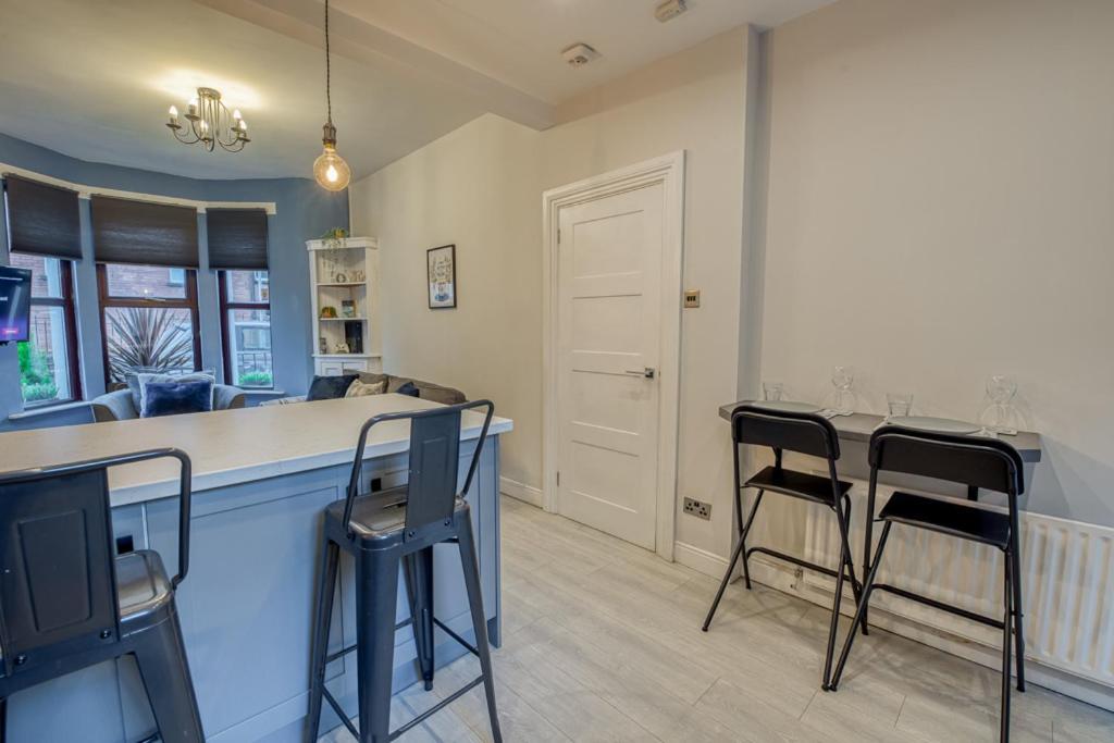 בלפסט Charming City Home, Beside The Serene Ormeau Park מראה חיצוני תמונה