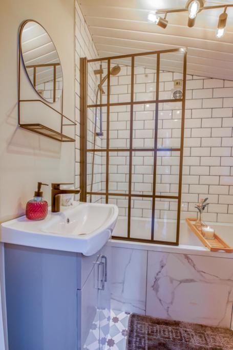 בלפסט Charming City Home, Beside The Serene Ormeau Park מראה חיצוני תמונה